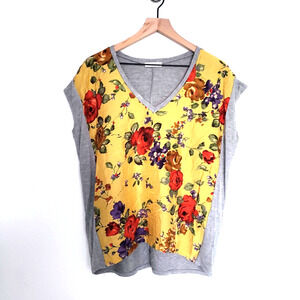 Kate & Lily SIZE M Floral Yellow Gray Blouse Top Short Sleeve V-Neck Style35-33K